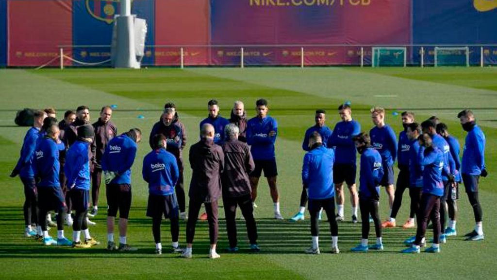Barcelona stops driving their players to return to football