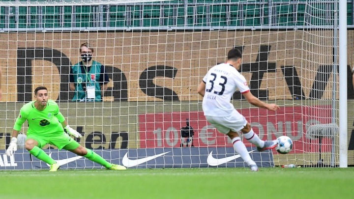 Eintracht Frankfurt beat Wolfburg with 1-2 (0-1) at their stadium
