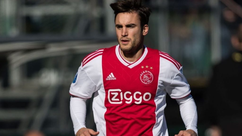 Ajax would be ready to join Barcelona this summer
