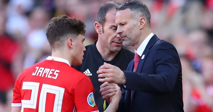 This year Liverpool are a fantastic team - Giggs  
