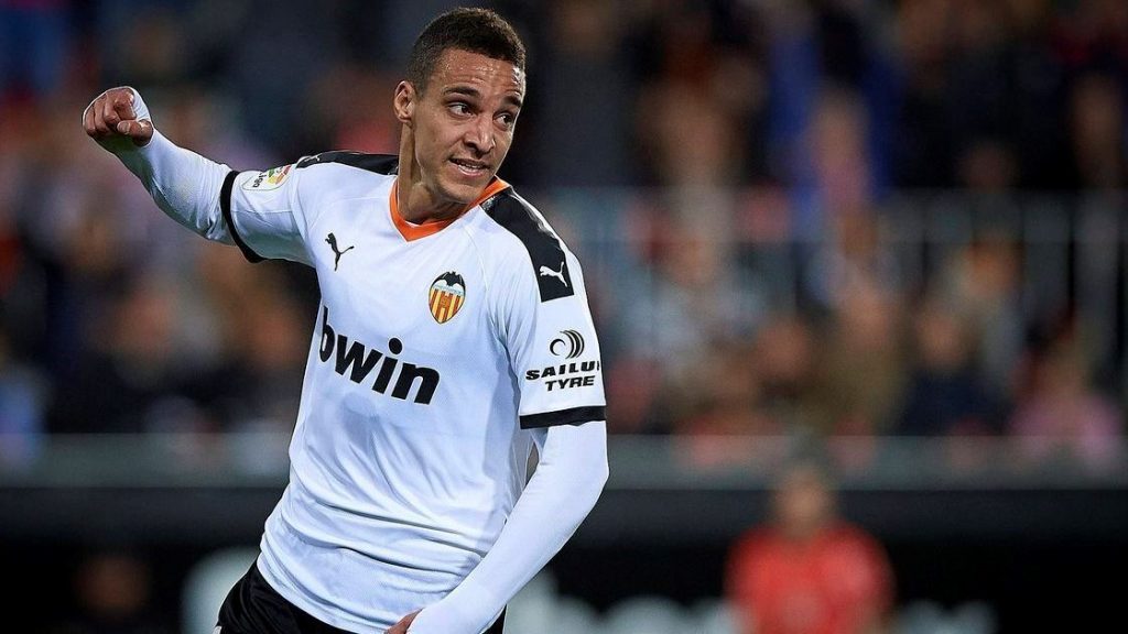 Valencia sells 2019 Copa del Rey final tifo parts