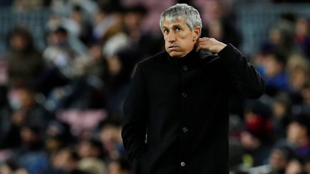 Quique Setien says the pressure is on the team for La Liga’s title