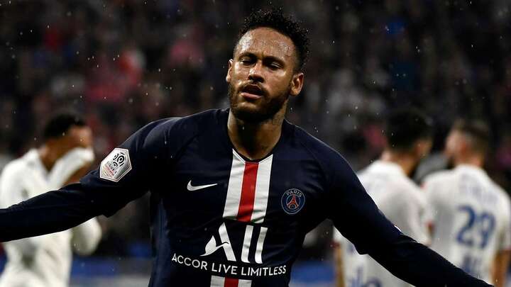 Neymar came back to Paris before the planned come back  