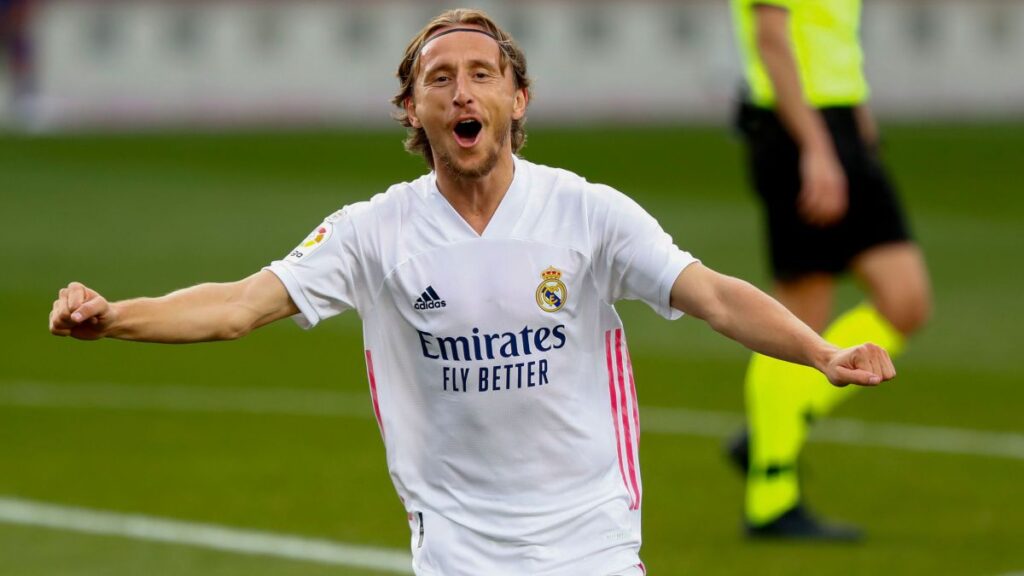 Luka Modric agrees on a new one-year contract with Real Madrid