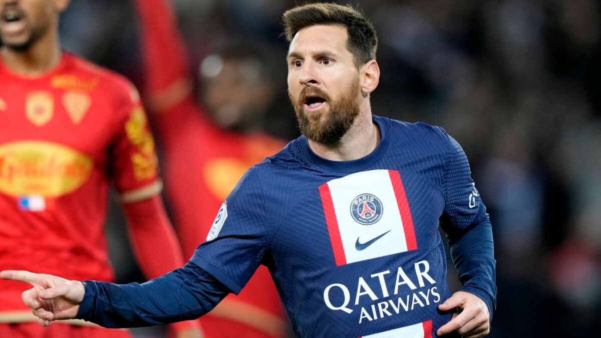 Barcelona stepping up efforts to sign Lionel Messi